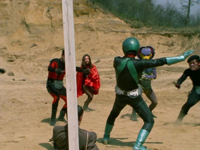 Cena do episódio 10: A Ressurreição do Homem-Cobra