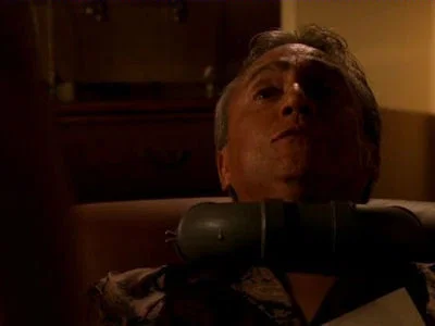 Cena do episódio 2: Losing Face