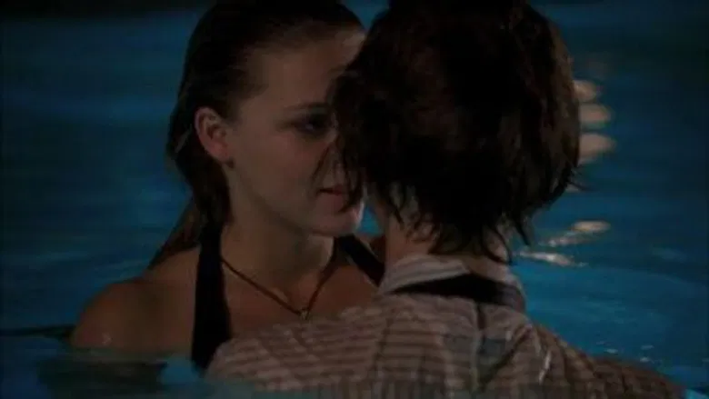 Cena do episódio 18: Alguém Esta observando