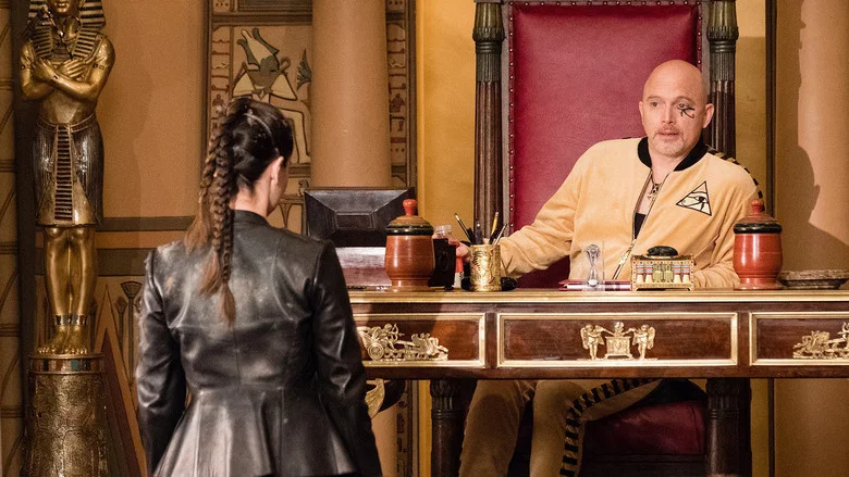 Cena do episódio 3: Identidade Secreta